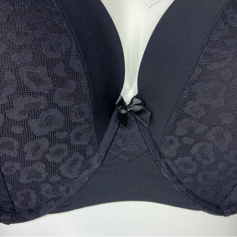 Torrid Rear Clasp Underwire Bra - Picture 6 of 9